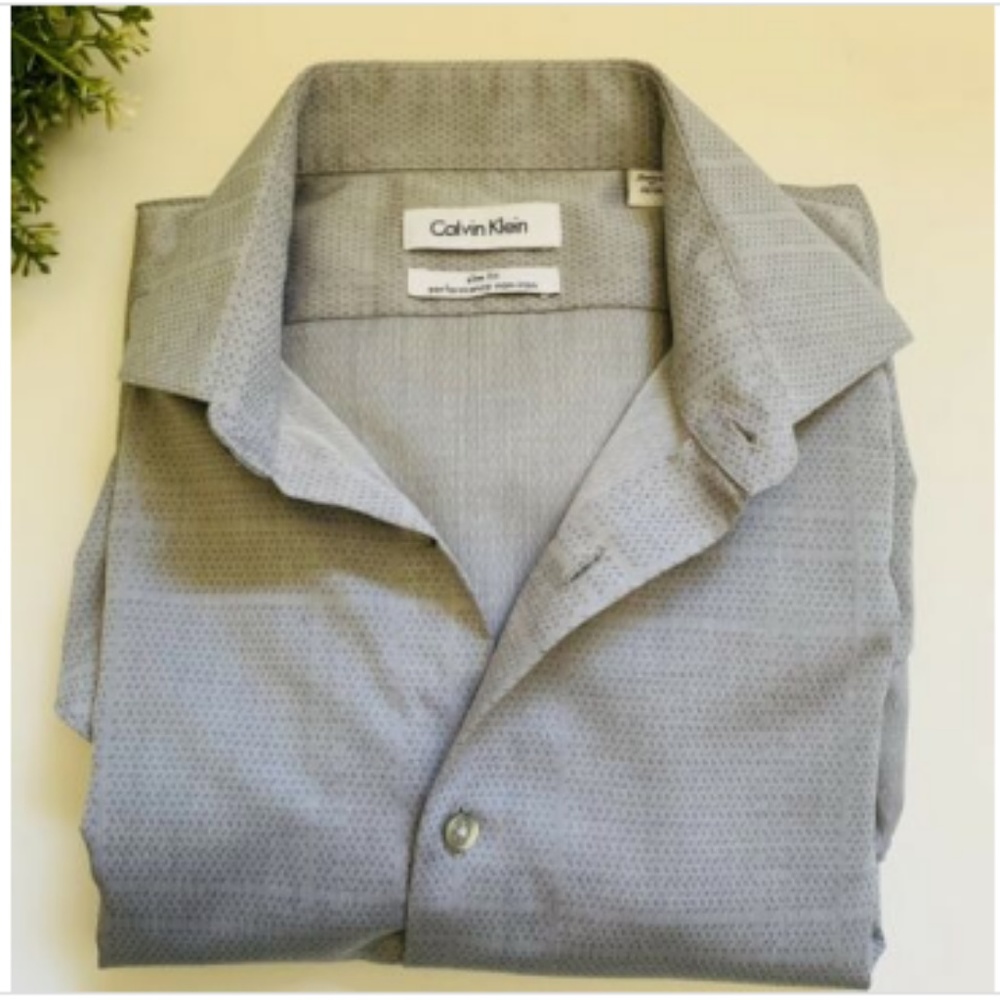 Calvin Klein Men Medium Slim Fit Dress Shirt Performance Light Gray Non Iron